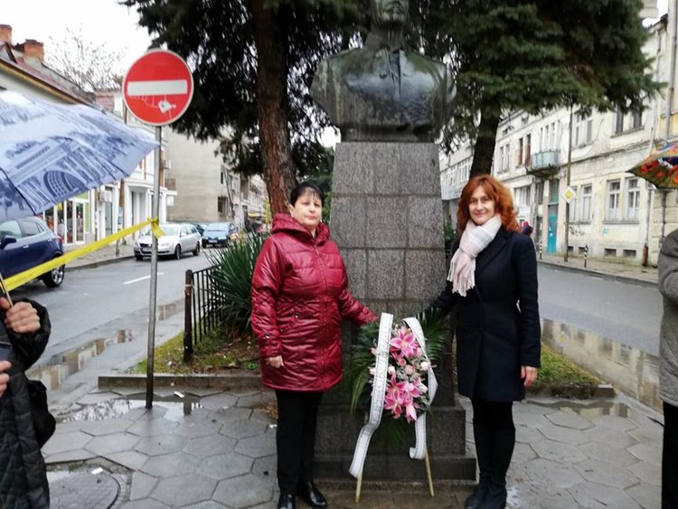 "Тракийско сърце" с венци за Капитан Петко войвода