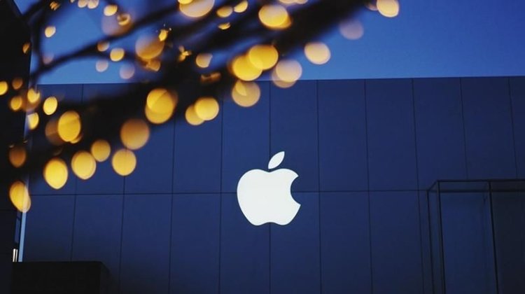 Apple призна официално, че продажбите на iPhone са слаби