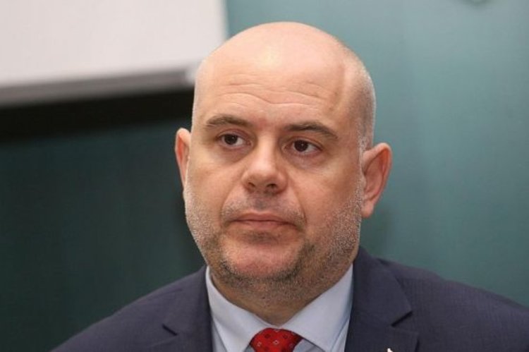 Проверка: Как телефонът е попаднал у Николай Банев