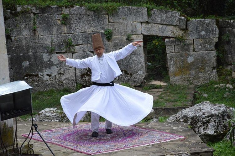 Единственият дервиш в България с беседа в Асеновград
