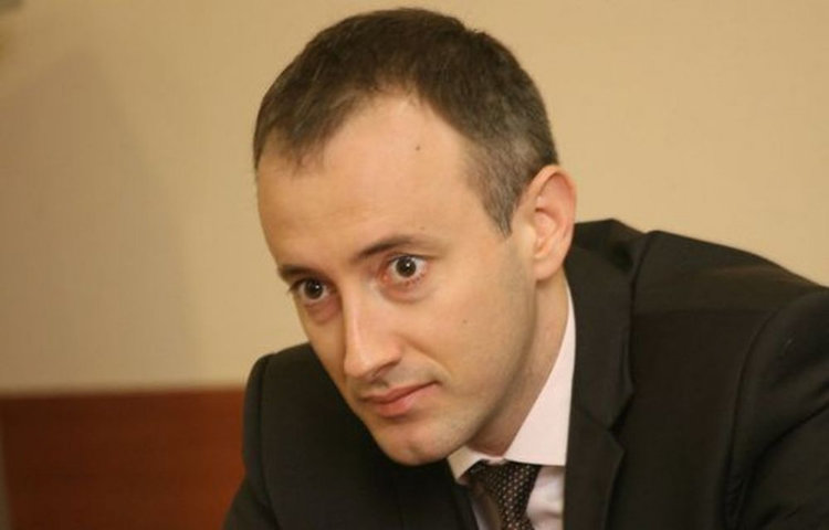 Министър Вълчев: Децата и учениците, чийто майчин език не е българският, ще посещават допълнителни уроци