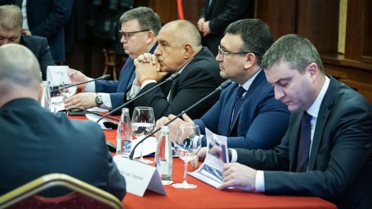 Борисов обеща арести, затваряне на обекти и солени глоби за сивия сектор в горивата