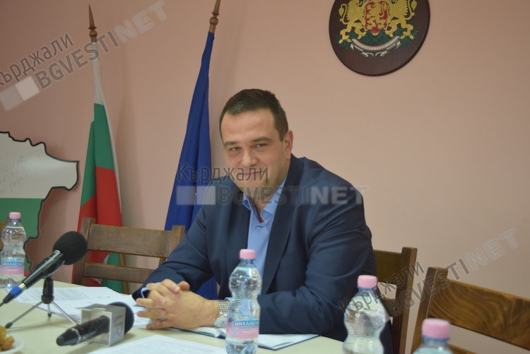 Никола Чанев:Разочарован съм,Хасан Азис бави топката за спортната зала