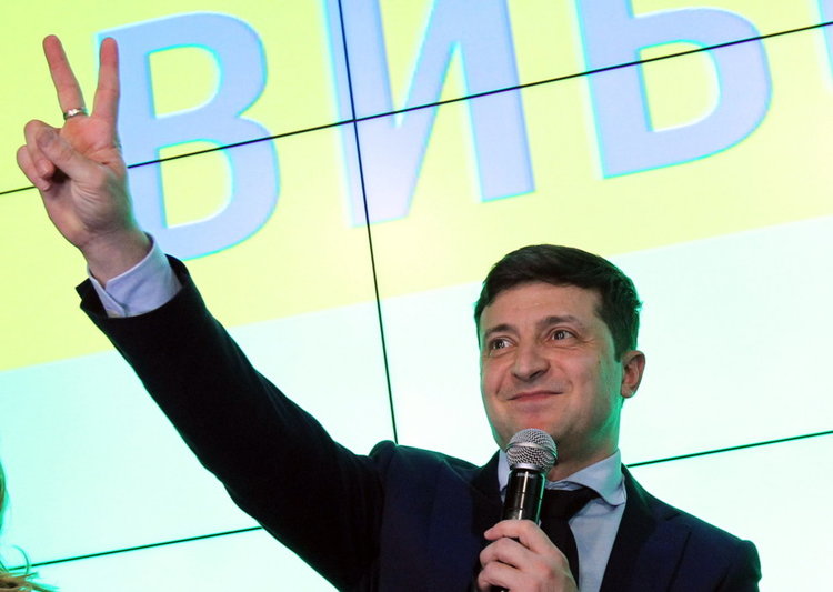 Зеленски води на президентските избори в Украйна 