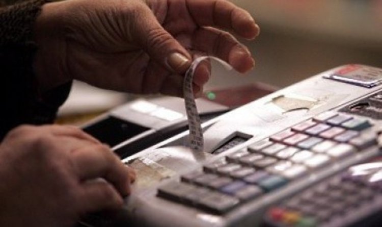 От днес фирмите без софтуер за продажбите, регистрирани по ДДС, трябва да използват нови касови апарати