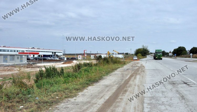 Почват кръговото до Язаки  преди лятото