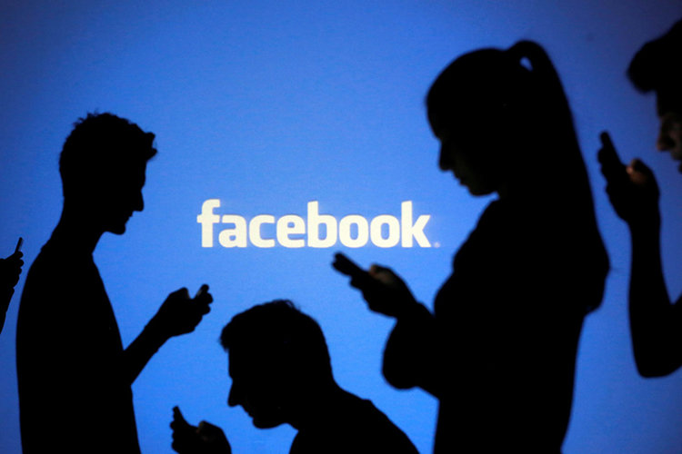 Facebook вече ще обяснява, че е безплатен, защото ползва данните ви за бизнес