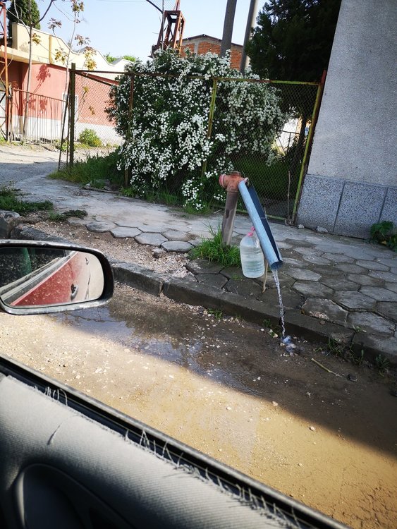Хасковлия: хидрант тече трети ден