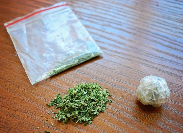 Спипаха двама димитровградчани с дрога