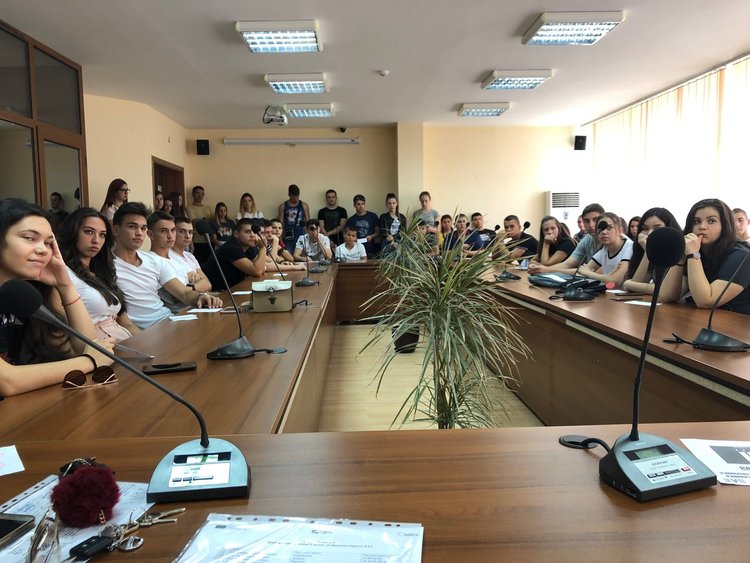 Младежко презареждане за 350 младежи в област Кърджали