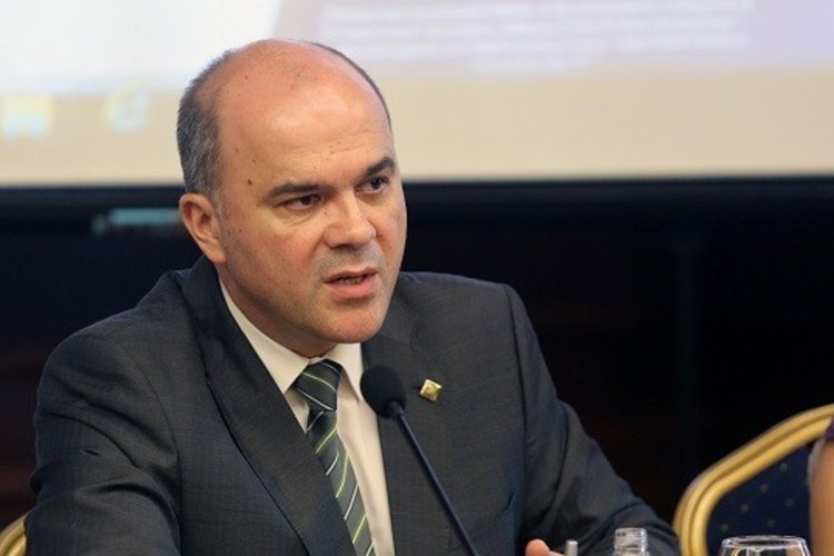 Министър Петков: Работещите бедни са между 600 000 и 800 000 души
