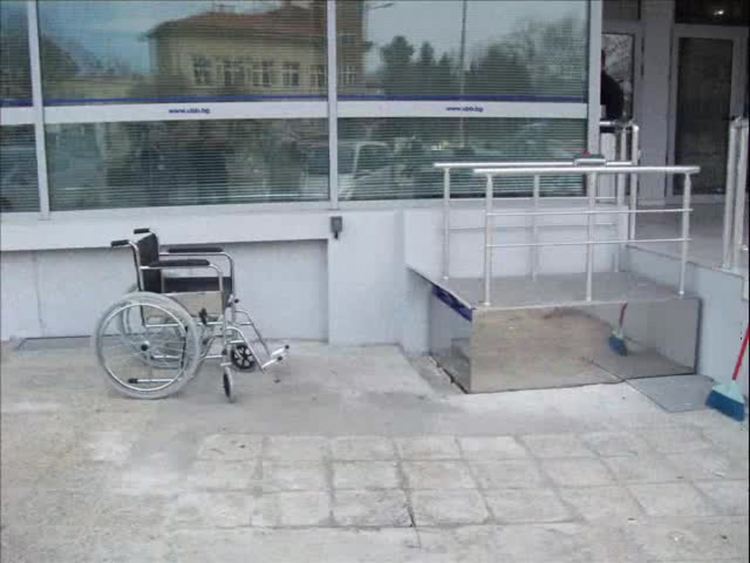 Държавата ще дава до 100 хил.лв. за изграждане на рампи за хора с увреждания в жилищни сгради 