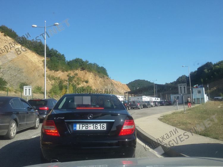 Възстановено е движението по главния път към ГКПП „Маказа”, затворен след тежка катастрофа