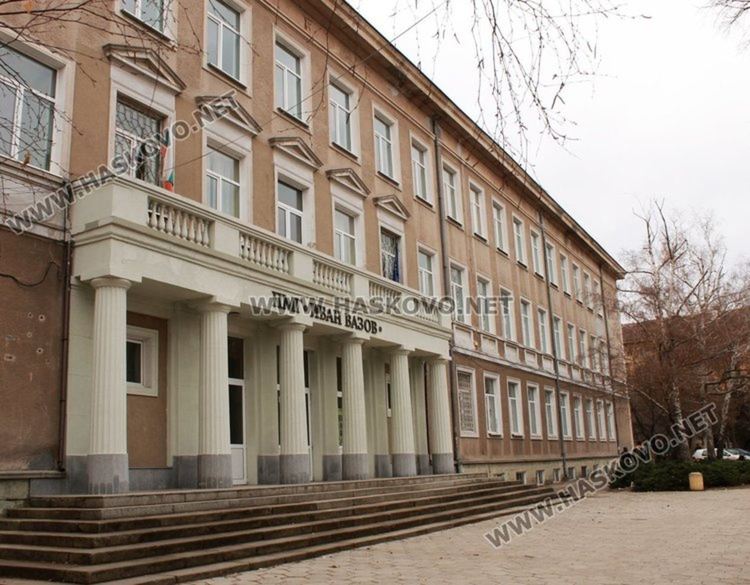 Психолози работят със съучениците на починалото момиче в димитровградската гимназия