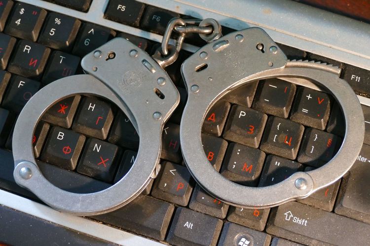 ГДБОП спря 11 пиратски сайта за музика
