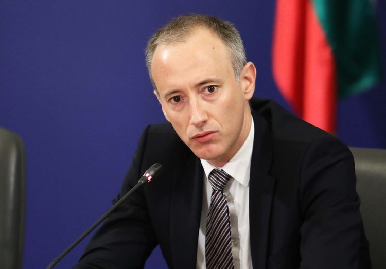Детските градини няма да отворят до 2 седмици, малките класове излизат във ваканция скоро (видео)