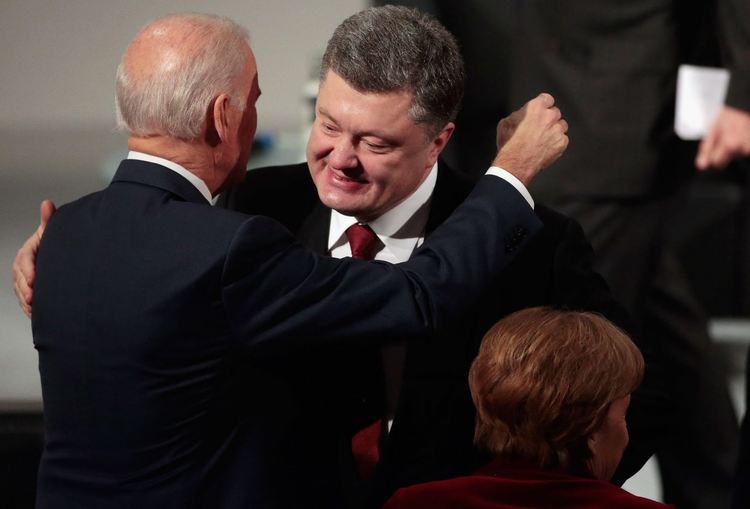 Украински депутат огласи скандални записи между Порошенко и Байдън (видео)