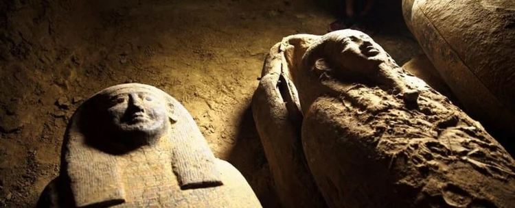Необичайно запазени 13 саркофага на 2500 години откриха в Египет (видео)