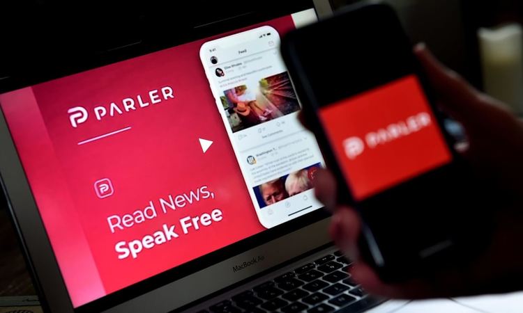 Джамбазки пита ЕК за премахването на Parler
