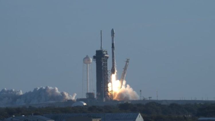 SpaceX изстреля нова серия от Starlink