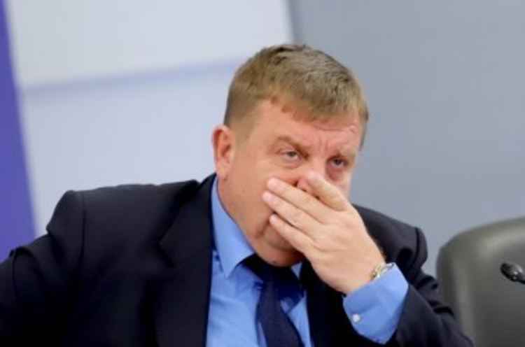 Без конкурс!? Българска фирма може да получи 1.5-милиардната сделка за бронирани машини