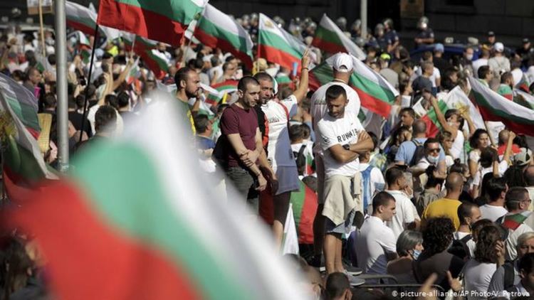 Как властта си отмъщава на българите в чужбина