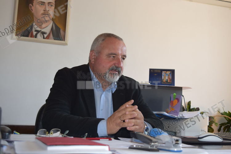 Гроздан Колев: 182 паралелки и 3450 ученици влязоха днес отново в класните стаи в областта