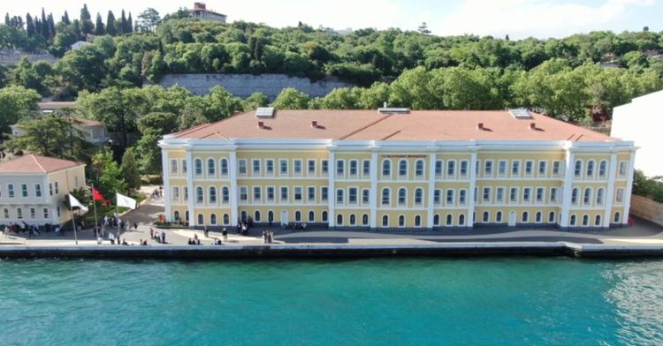 Френски преподаватели от университета "Галатасарай" в Истанбул са заплашени от експулсиране