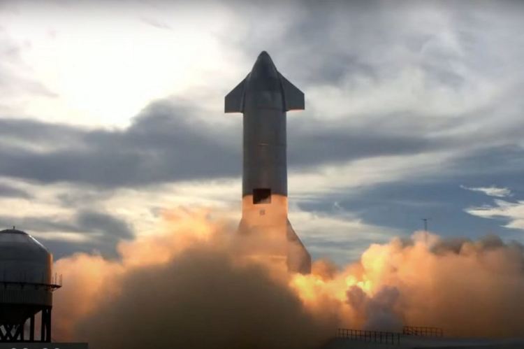 Starship кацна за първи път, за кратко