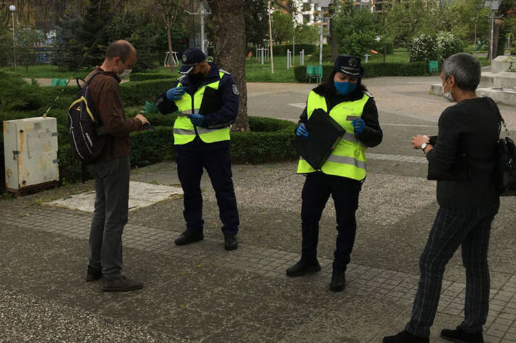 Четирима нарушители на задължителната карантина заловиха през уикенда