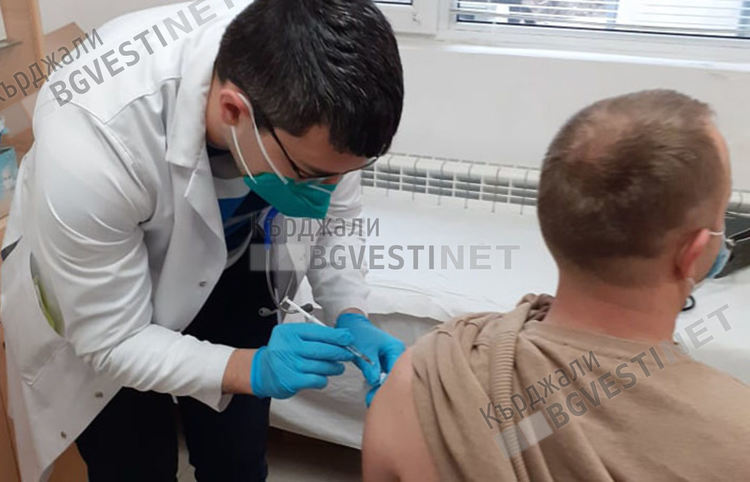 8 нови случая на заразени с COVID 19 в областта,ваксинират всеки който пожелае  извън регистъра