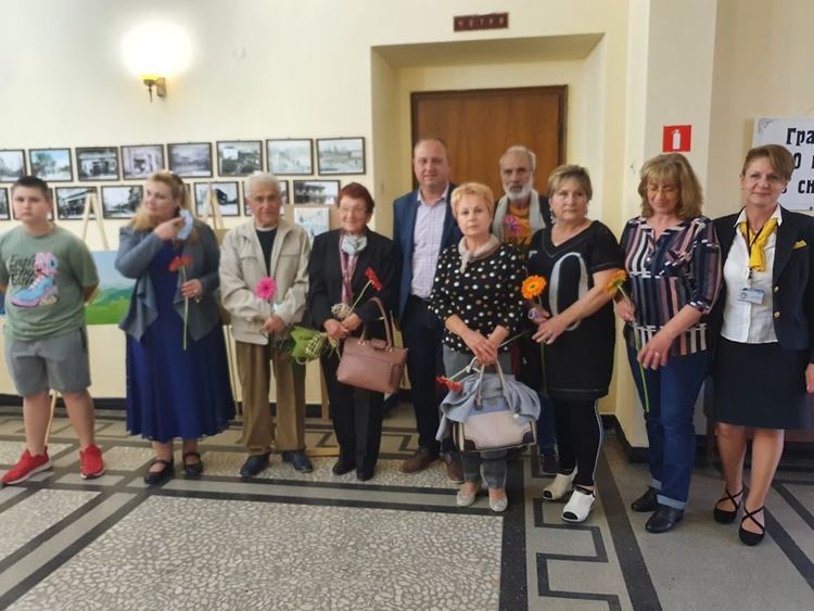 Откриха традиционната майска изложба на първомайските художници