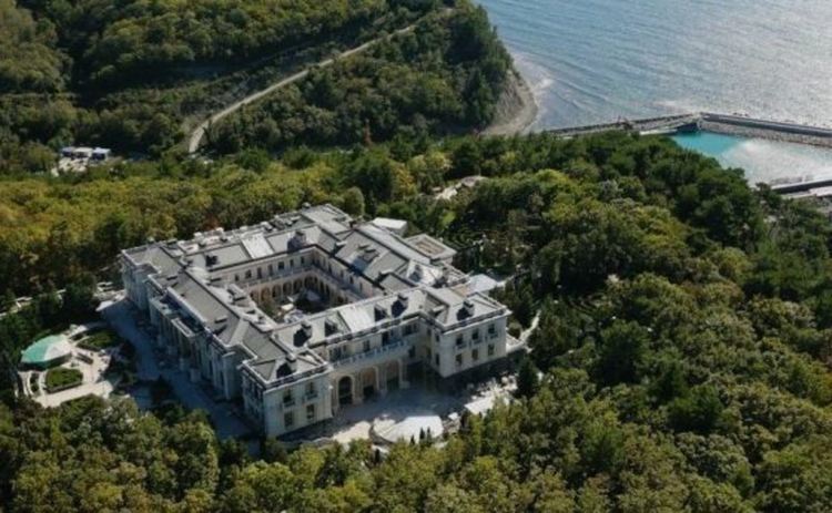 BBC: Зад двореца на Путин стоят държавни пари и фиктивни собственици