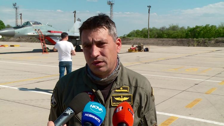 МО: Пилотът на падналия в Черно море МиГ-29 е загинал