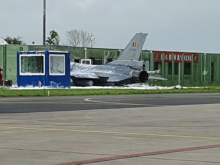 Белгийски изтребител F-16 се вряза в сграда в Нидерландия
