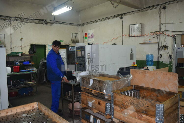 163 души са работили по програми за заетост през май в областта