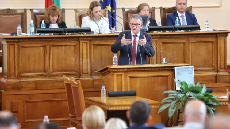 Министър Кацаров: България е с по-висока смъртност от коронавирус заради множество грешки във ваксинационния план