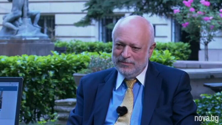 Минеков: Трима министри са определили колекцията на Божков като легална