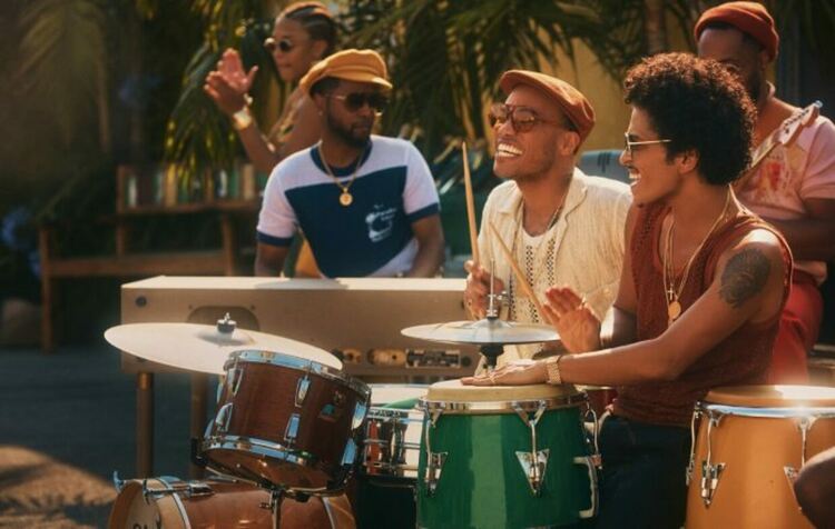 Бруно Марс, Anderson .Paak - Silk Sonic с ново парче - Skate 