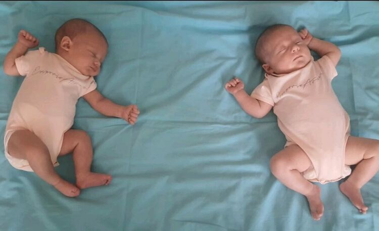 Близначки се родиха в семейство, подпомогнато от кампанията „Искам бебе“