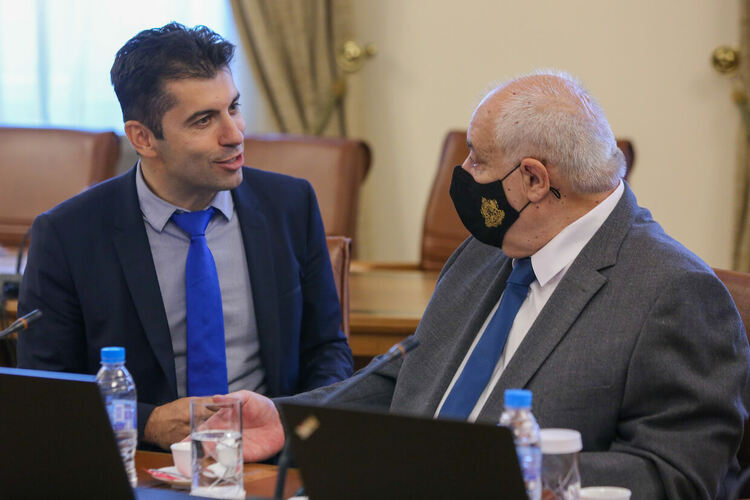 ИТН пита имал ли е Кирил Петков двойно гражданство
