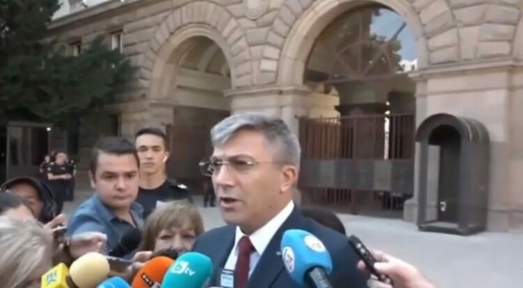 Карадайъ напусна предсрочно заседанието на КСНС