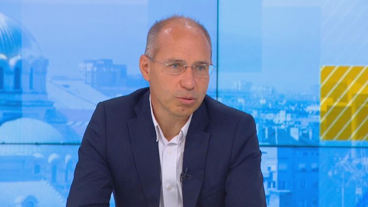 Директорът на "Сиела Норма": Разделянето на изборите ще струва 60 млн. повече на държавата
