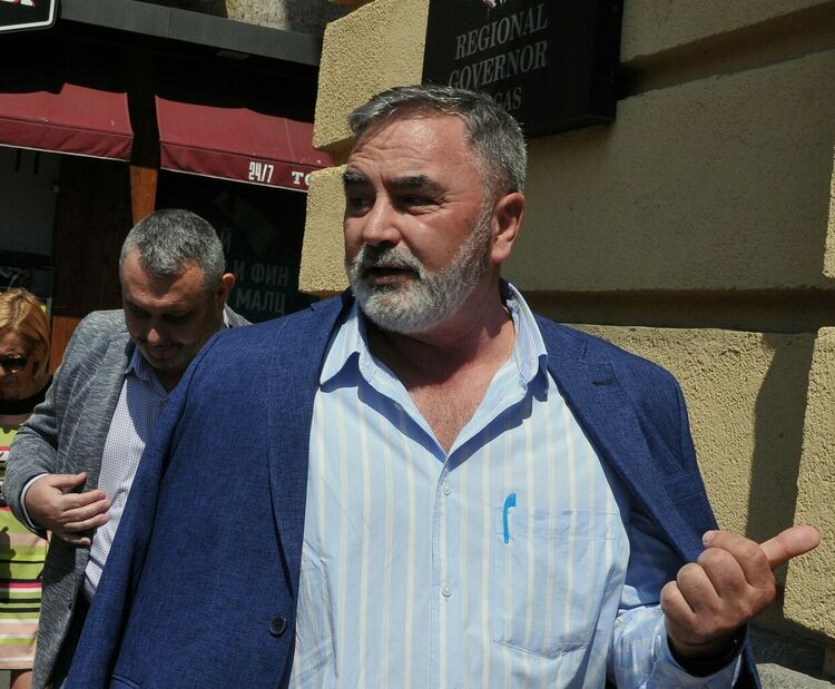Няма да се въвеждат нови ограничителни мерки в област Бургас заради Ковид-19