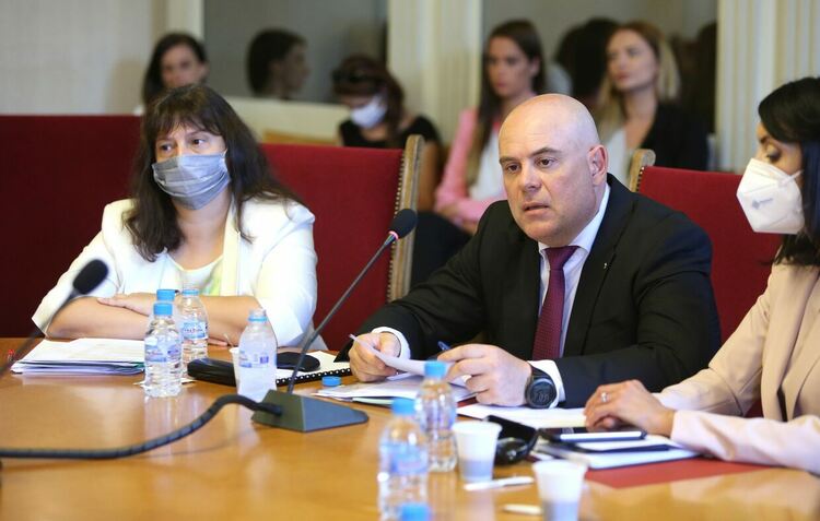 Иван Гешев се изнесе от резиденция "Бояна"