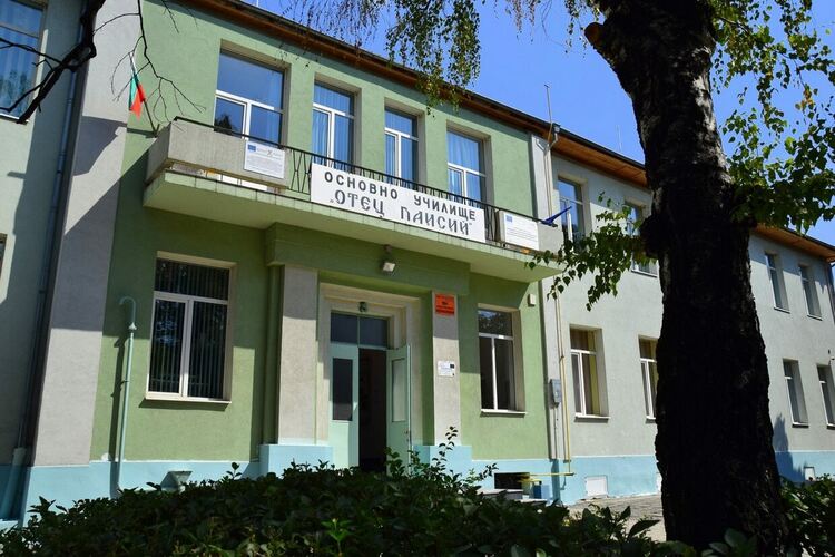 Преустановяват присъственото обучение в училищата в Асеновградско 