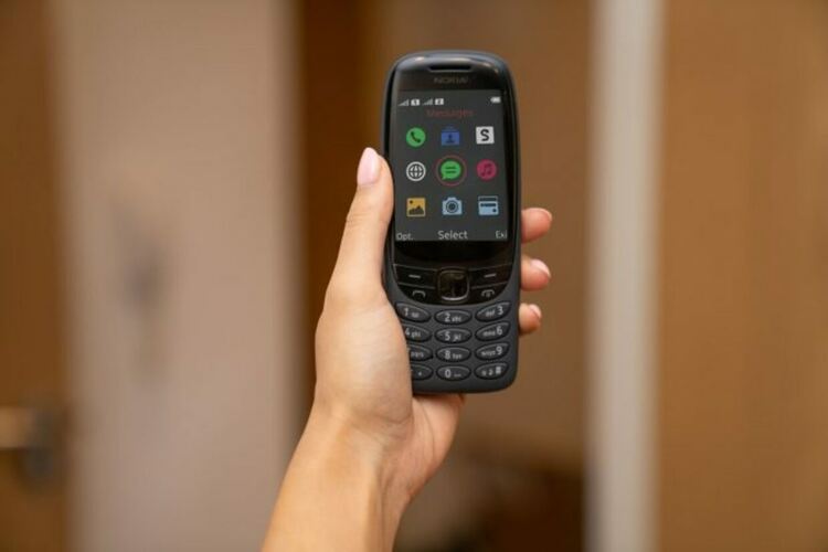 Култовият Nokia 6310 се завръща обновен, 20 години след представянето на оригинала