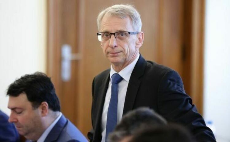 Денков: Учениците няма да се върнат в клас на 8 ноември