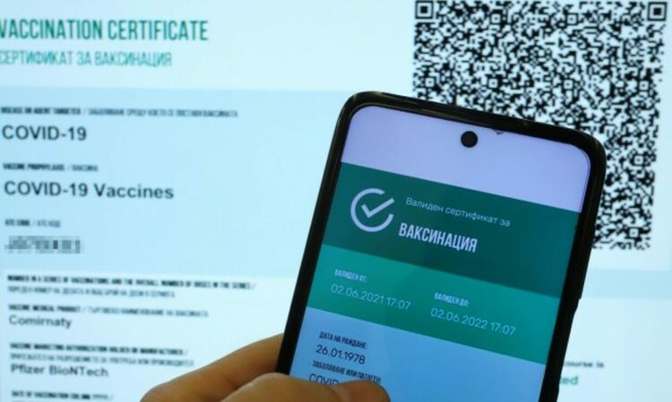 Дали антителата ще послужат за издаване на зелен сертификат, ще е ясно следващата седмица
