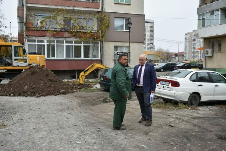 Междублоково пространство в Асеновград се превръща в парк 